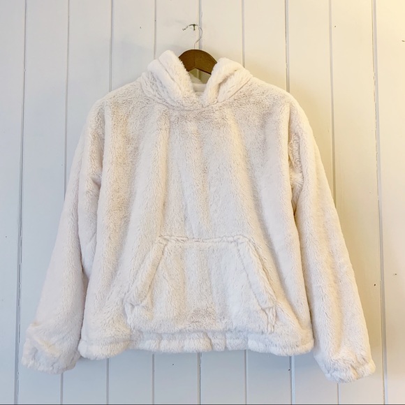 Forever 21 Tops - Forever 21 Faux Fur Oversized Hoodie